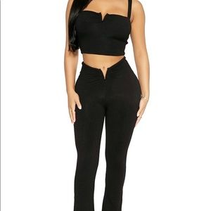 V-wired tank top and flare pant set